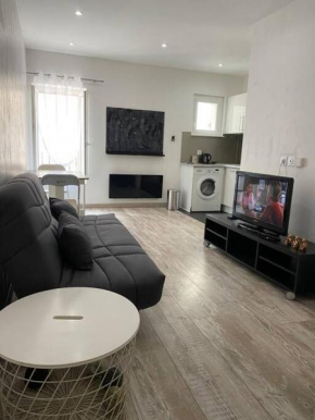 Arcole 6 Jolie T2 Beziers Centre Garage-wifi -Tv connectée-Clim